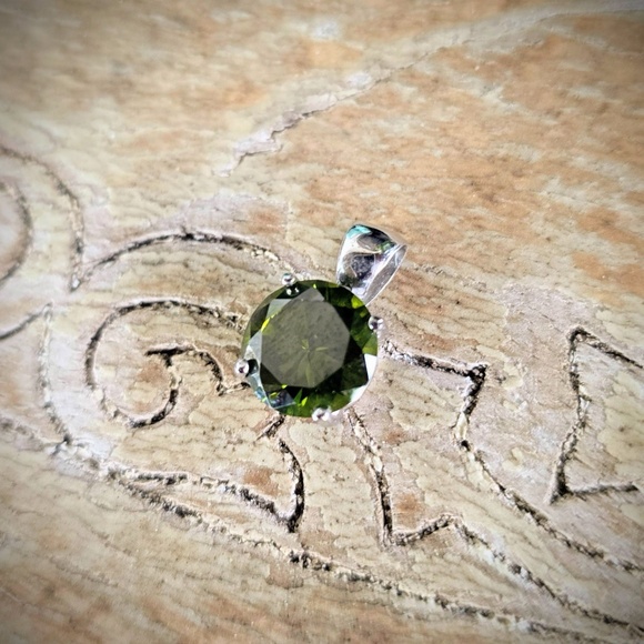 Moldavite Colored CZ Pendant and Stud Earrings Set in Sterling Silver - Picture 3 of 8